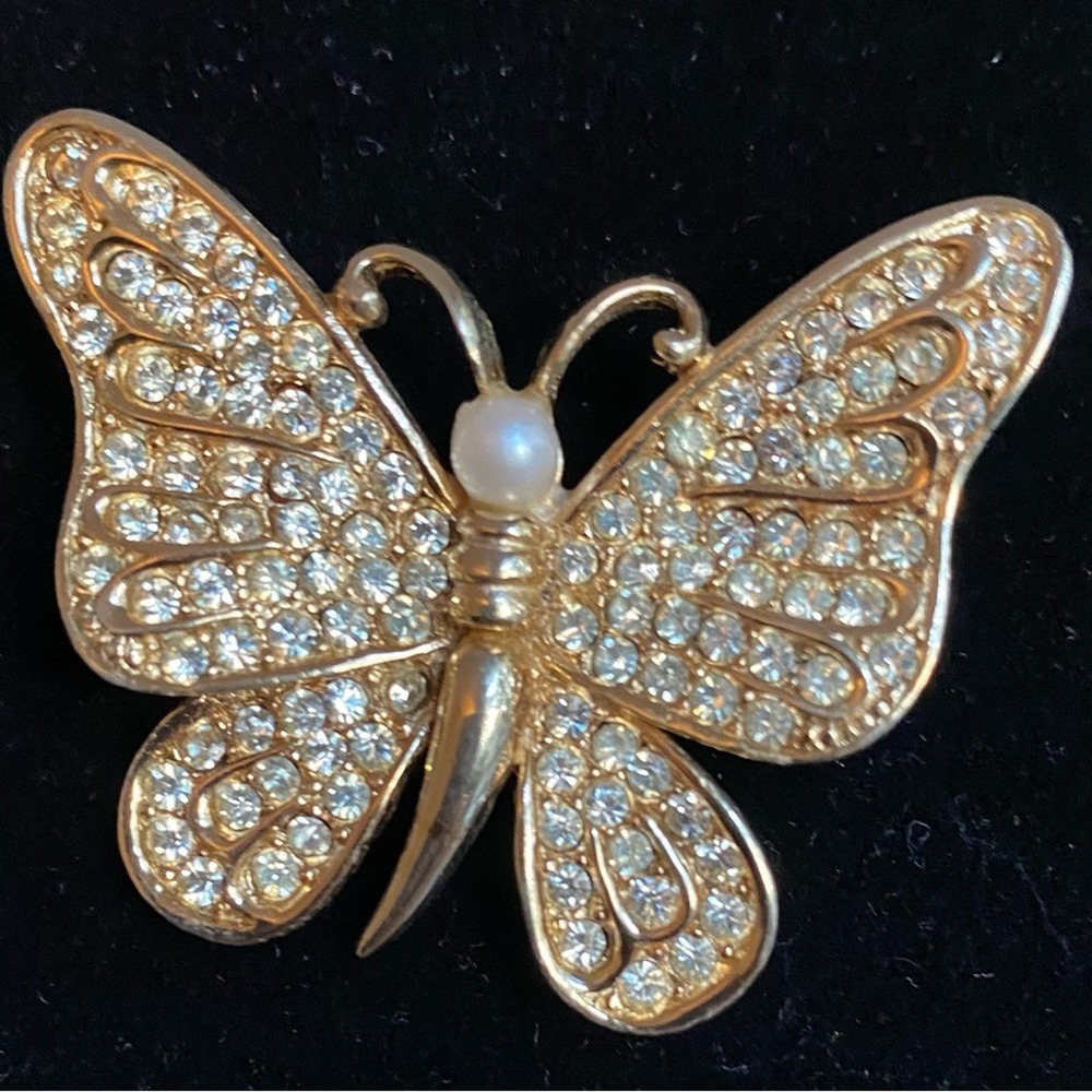 Vintage Signed Napier Butterfly Crystal and Faux Pearl Goldtone Brooch.
